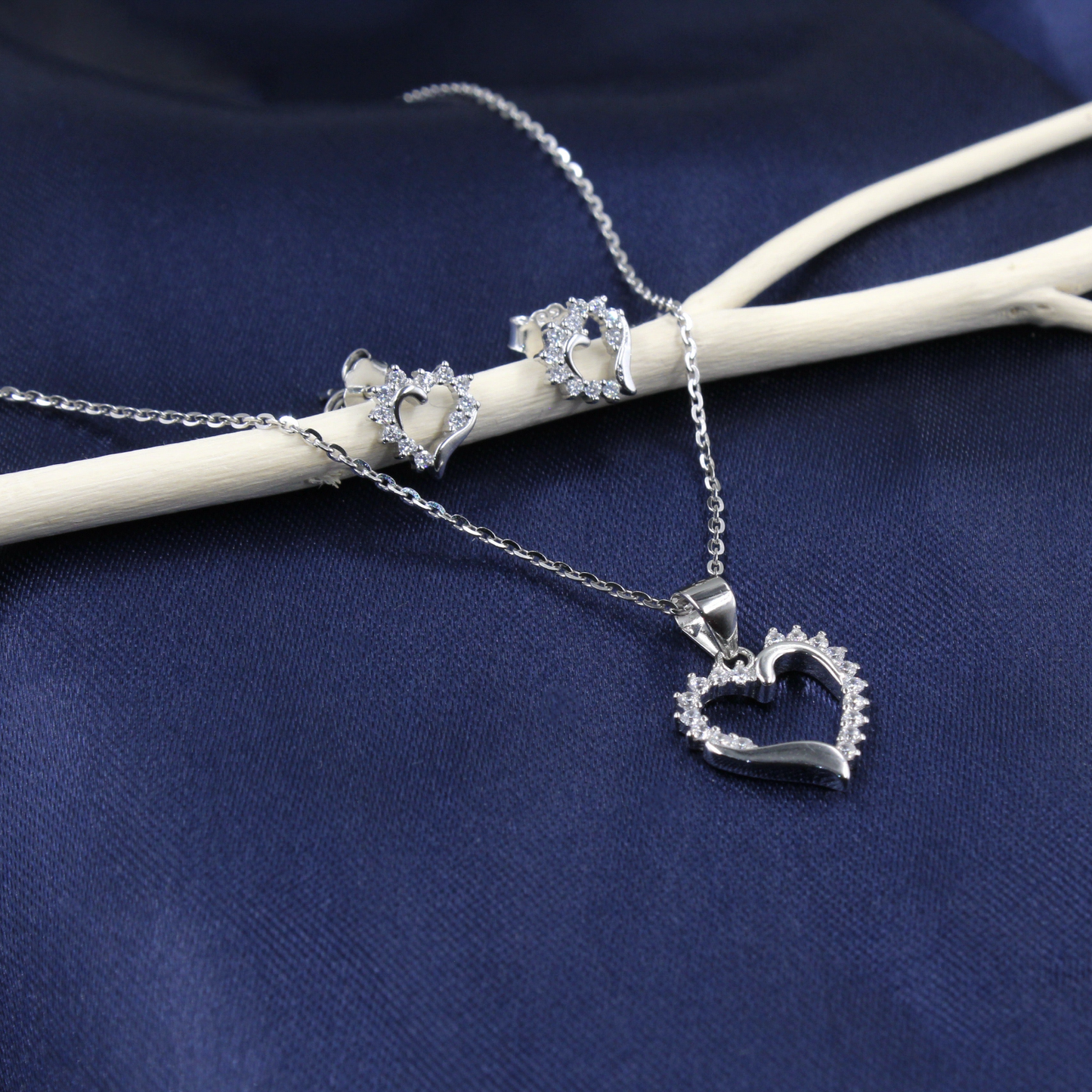 Juego de corazón de borde punto J7025