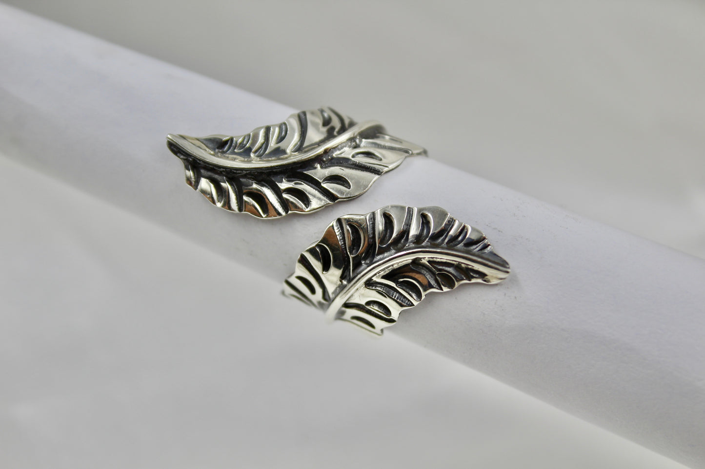 Anillo hoja TA014