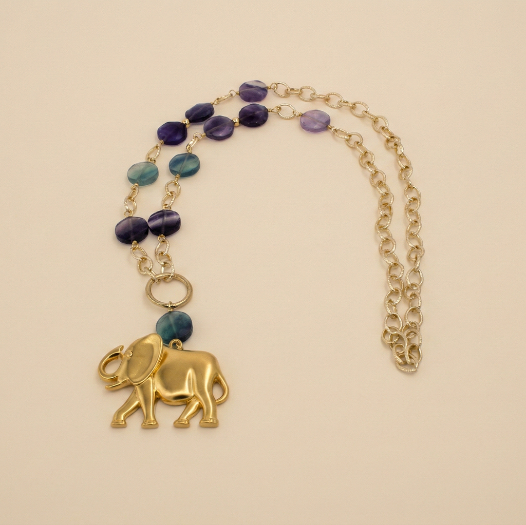 Collar Largo de Amatista con Dije de Elefante y Chapa