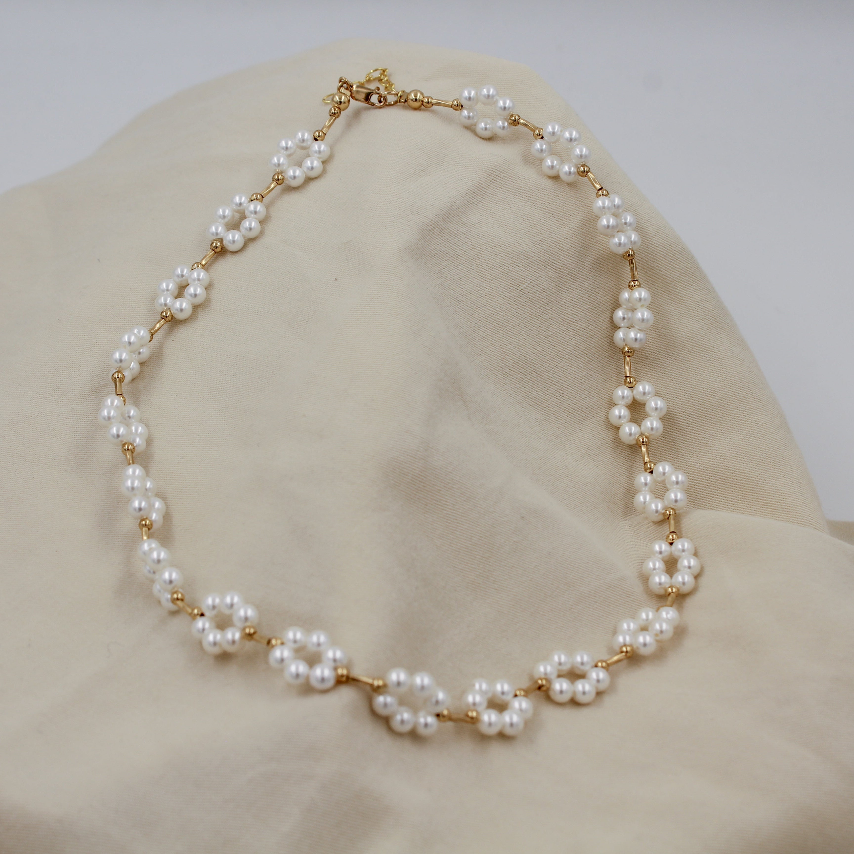 Collar perla flor