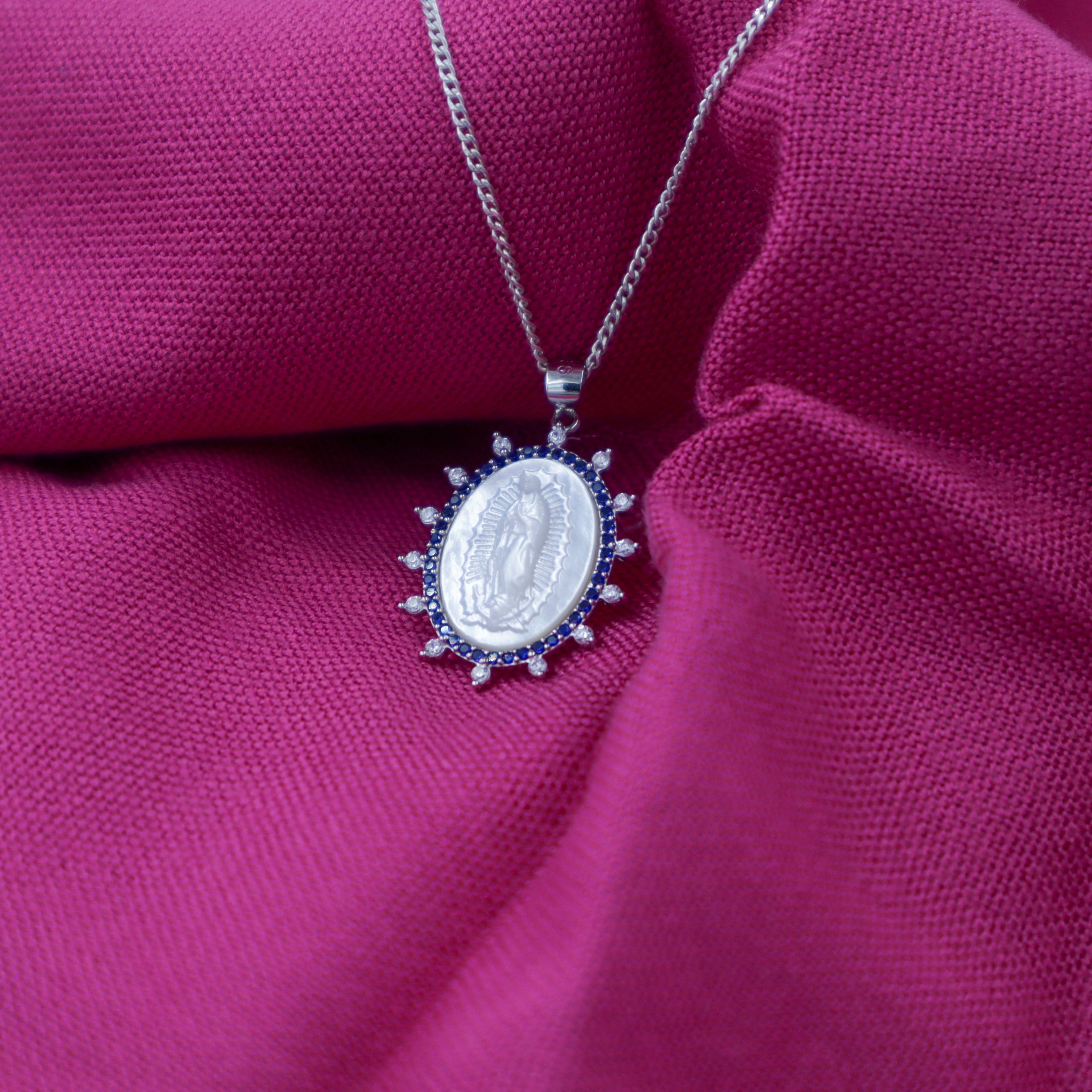 Medalla Virgen de Guadalupe con Halo Azul