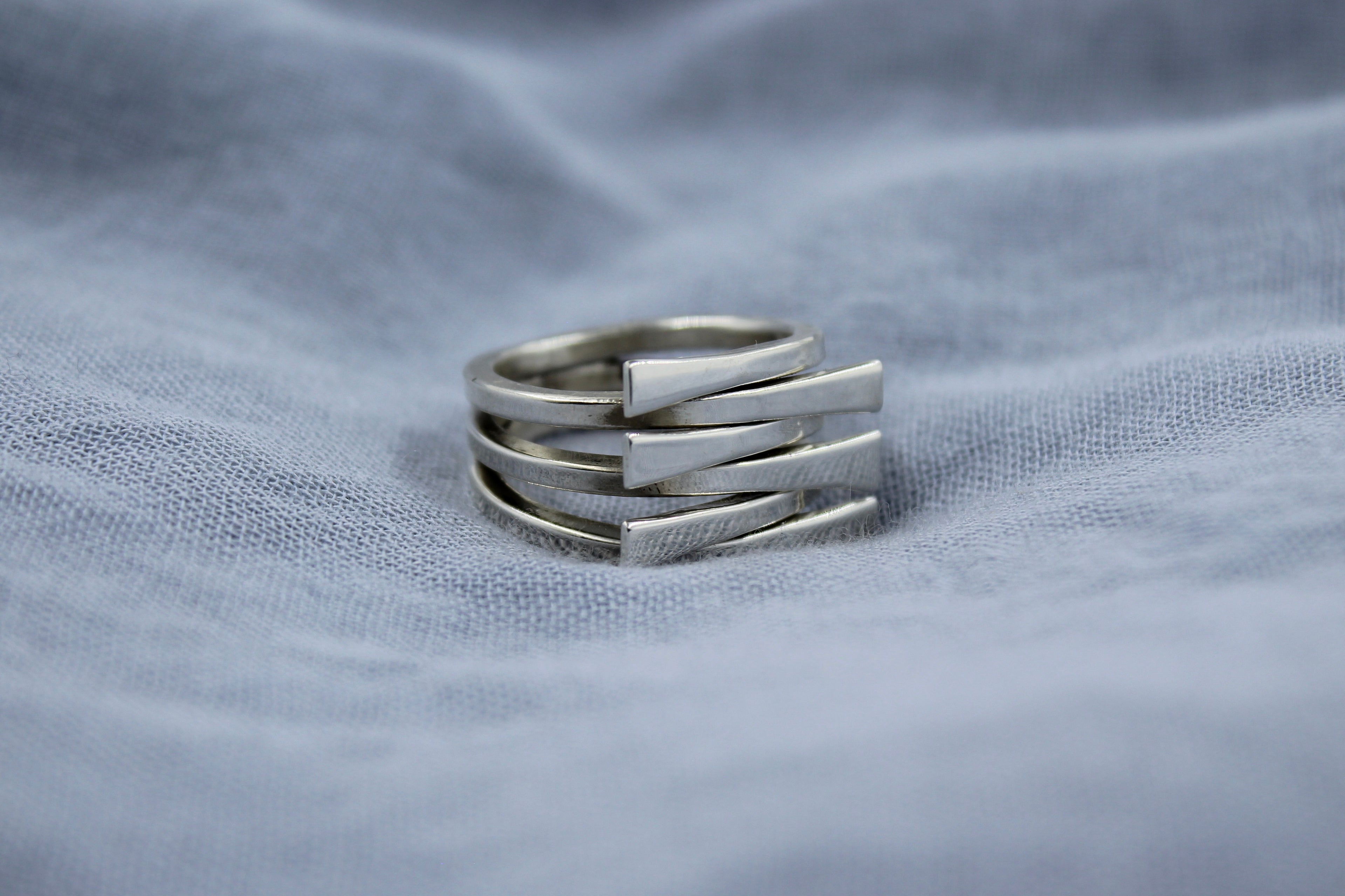 Anillo entrecruzado TA010